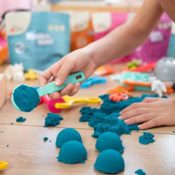 Playever Hands in Sand Natural Kinetic Play Sand 500 gr - Blue - Image 6